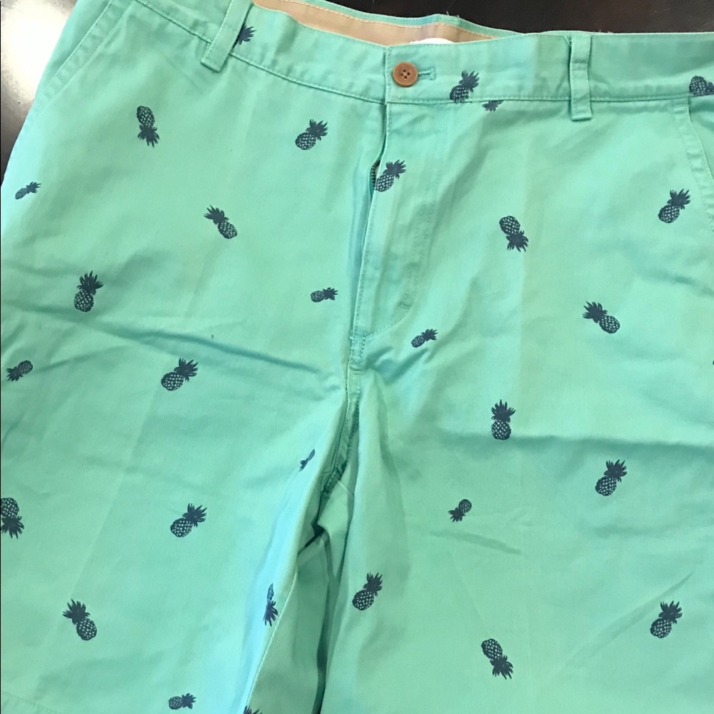Izod pineapple shorts, sz 38